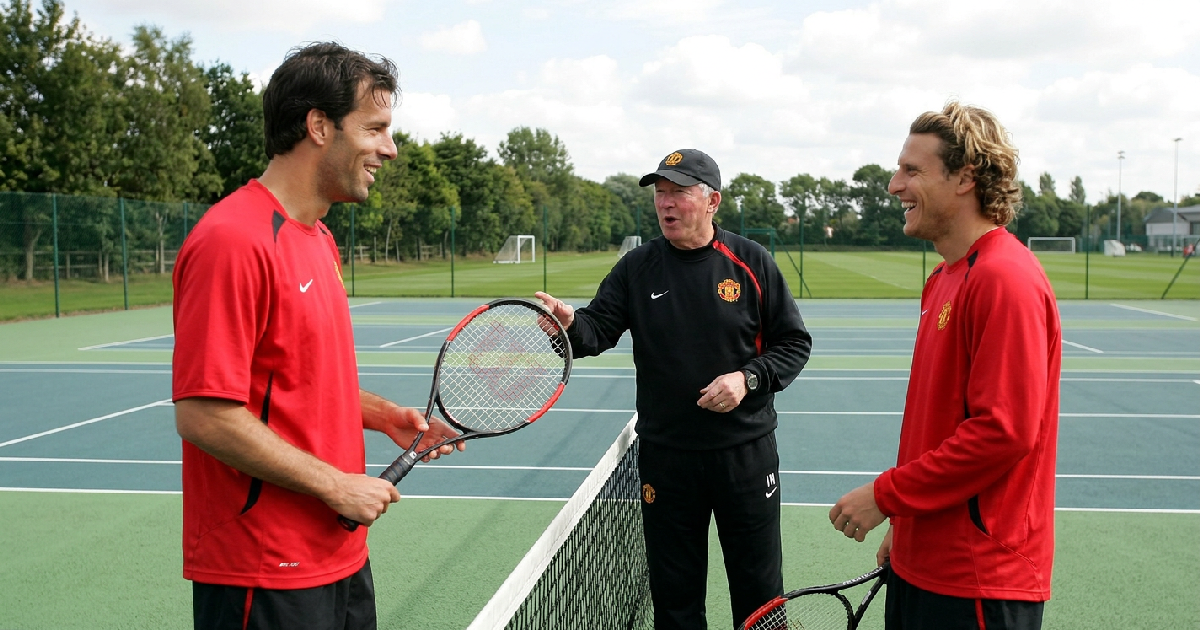 Diego Forlan tiết lộ kỷ niệm hài hước về Sir Alex Ferguson và Ruud van Nistelrooy