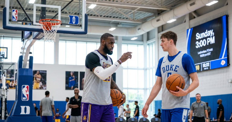 LeBron James เตรียมเผชิญหน้า Cooper Flagg ในวันอาทิตย์นี้