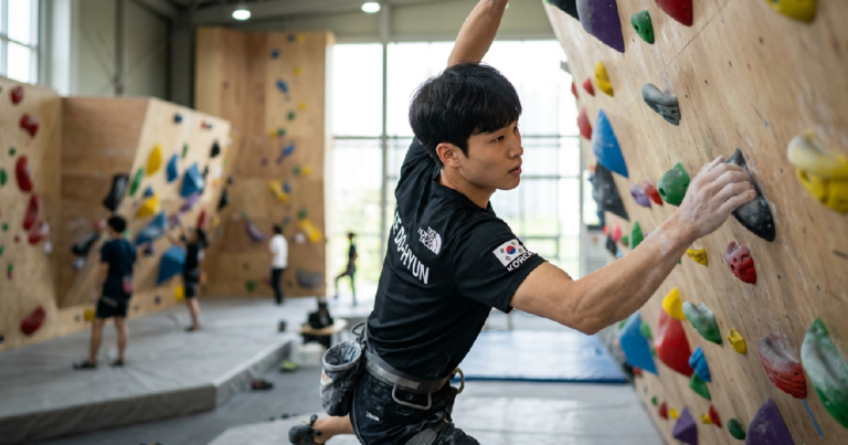 노스페이스 스포츠클라이밍 국가대표 이도현 선수와 공식 후원 계약 체결