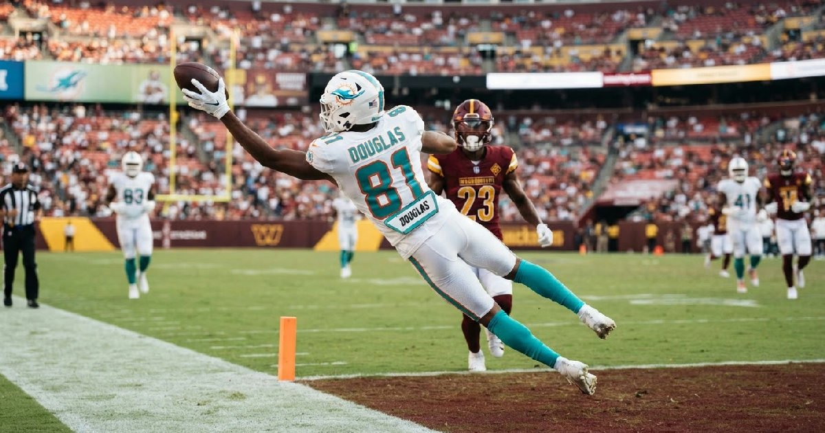 Caleb Douglas preseason debut: Caleb Douglas dazzles with one-handed grab in Dolphins preseason debut