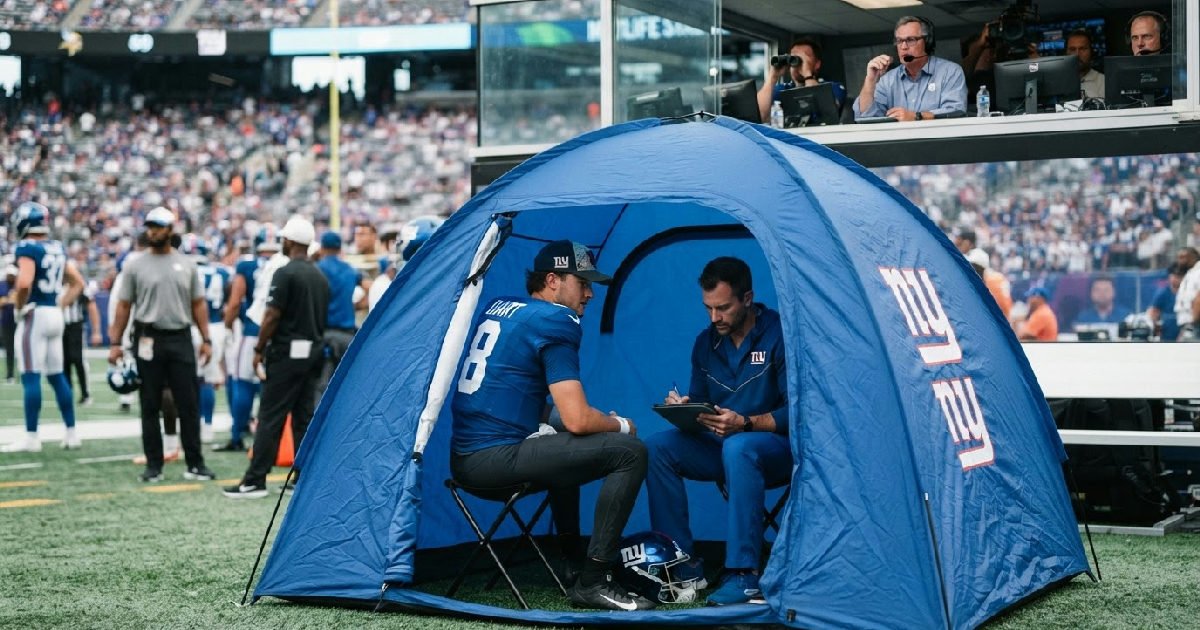Jaxson Dart blue tent: Jaxson Dart's 'puzzling' blue tent complaint draws sharp rebuke from NFL analysts