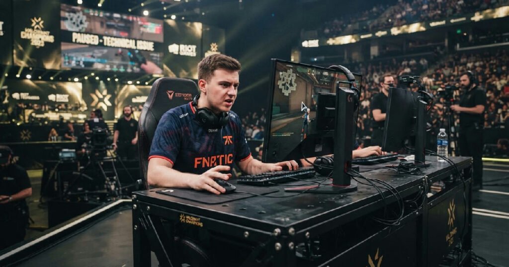metal desks and mouse glitches caused chaos at valorant champions 2023